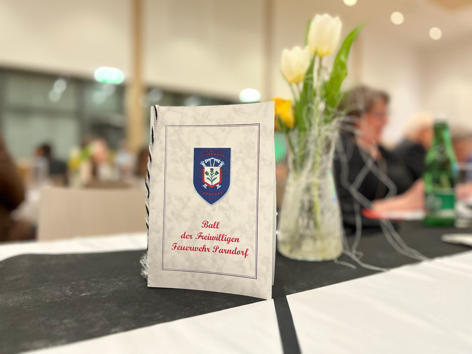 FF Mannschaft geht zur Kirche